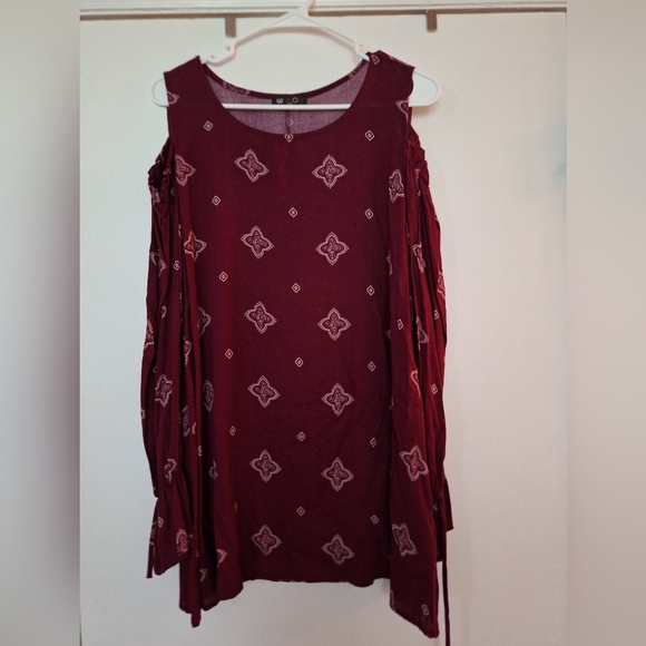 Ladies Top - Picture 2 of 2